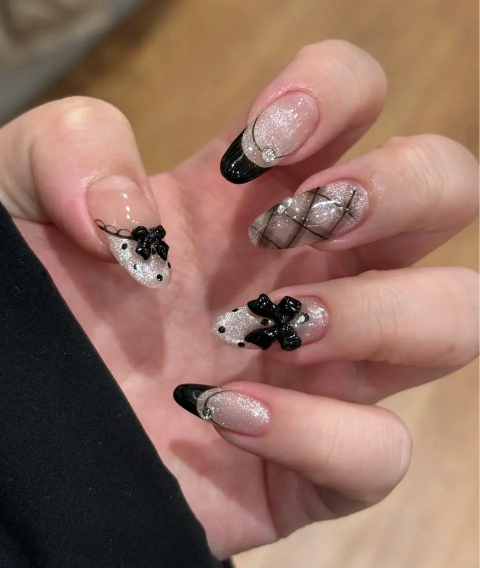 ネイル フレンチネイル グラデーション キラキラネイル 韓国ネイル マグネットネイル ハンドネイル 🎀🎀YooLi Nail Salonのネイルデザイン