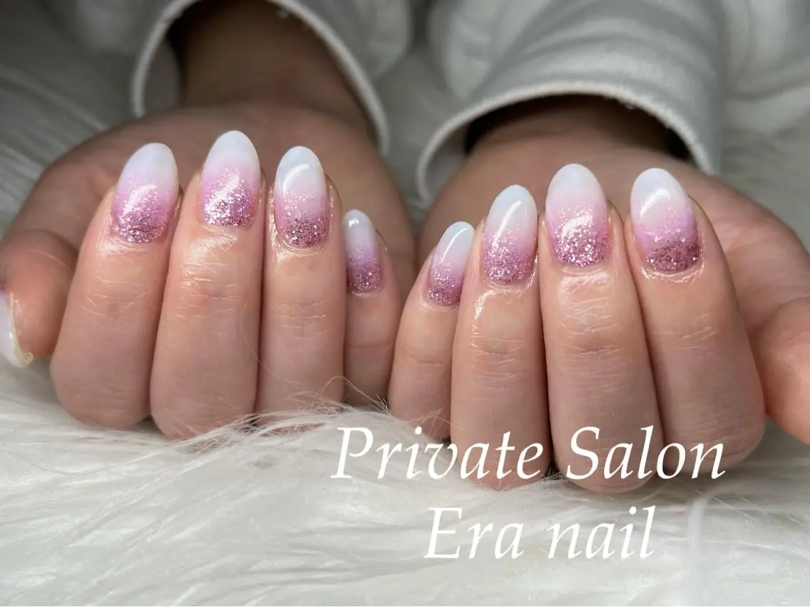ネイル グラデーション ラメ(グリッター) ホワイト Era nailのネイルデザイン