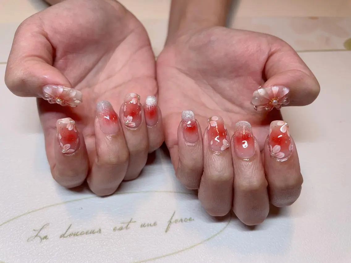 ネイル 桜ネイル フラワーネイル グラデーション ミラーネイル 春ネイル ハンドネイル エン Nail salonのネイルデザイン