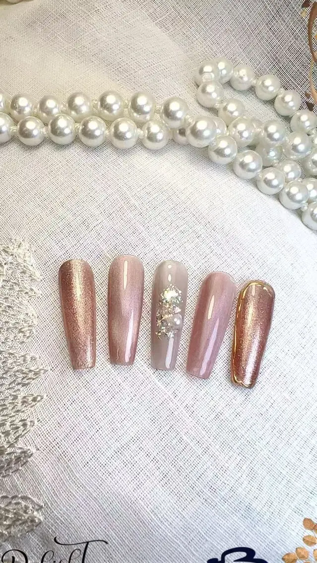 ネイル H3 Nail シロのネイルデザイン