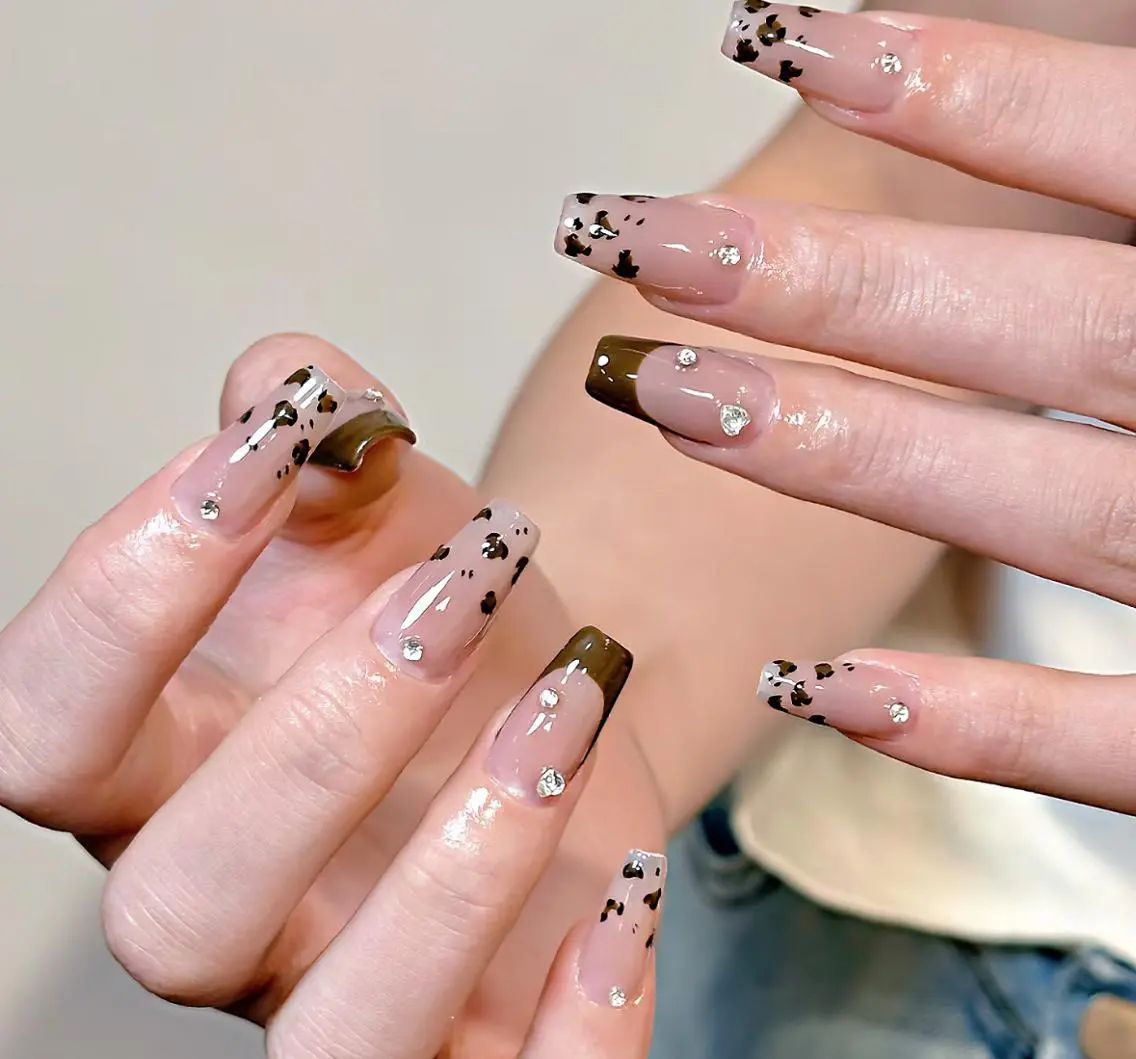 ネイル ハンドネイル ハンドケア 🍑 momo_nailのネイルデザイン