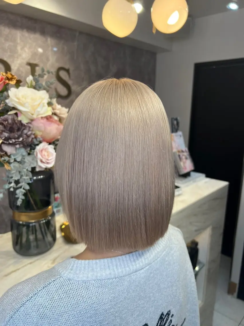 ミディアム カラー シールエクステ ベージュカラー ブリーチ ケアブリーチ 透明感カラー ヘアカラー 渋谷髪質改善/縮毛 矯正/かすが🪽🫧のヘアスタイル