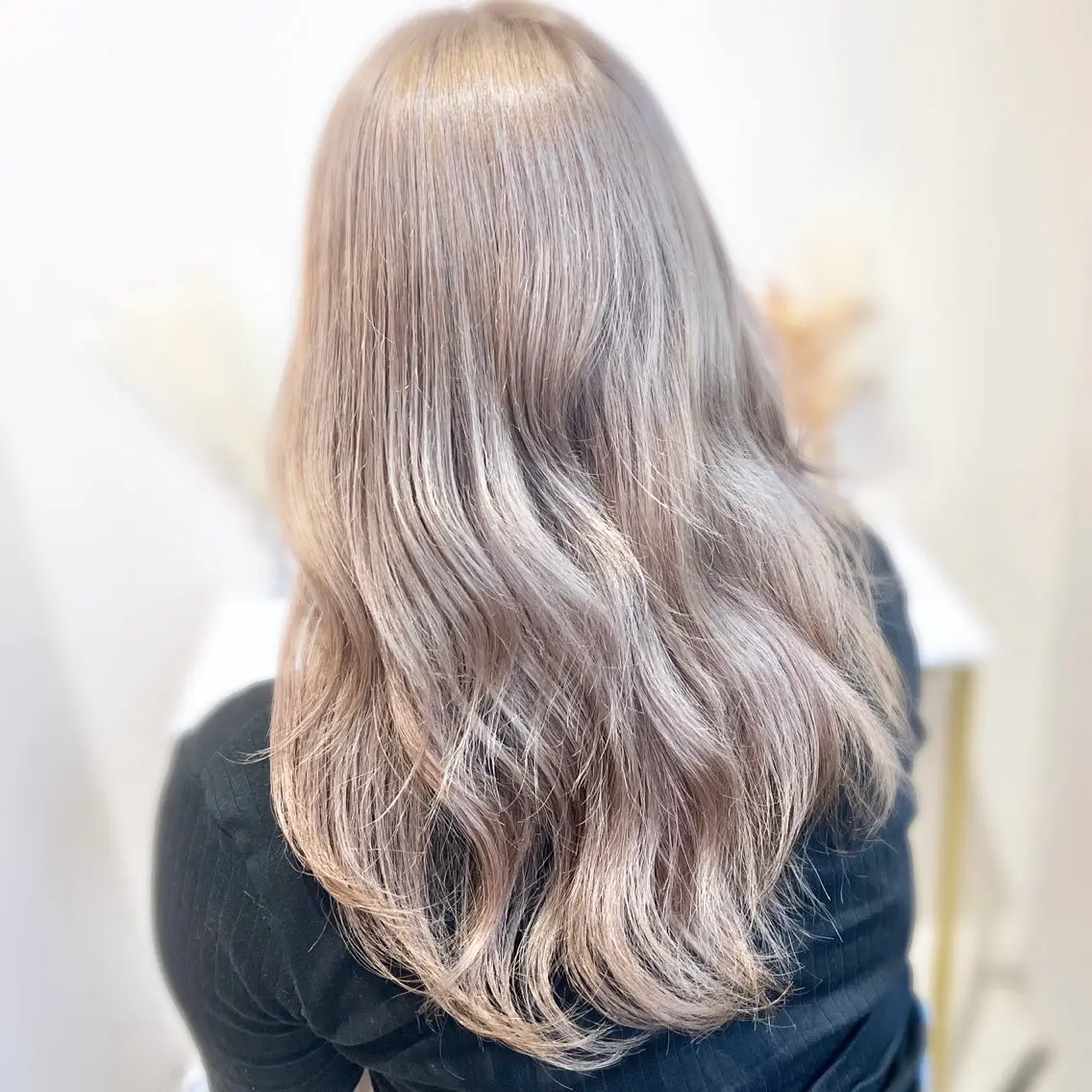 ロング カラー ベージュカラー ミルクティーベージュ ホワイトミルクティーベージュ ヘアカラー トリートメント 髪質改善/韓国ヘア 顔まわり特化yutoのヘアスタイル