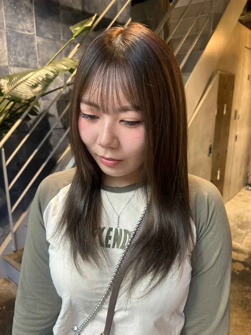 セミロング 橋本 彩音のヘアスタイル