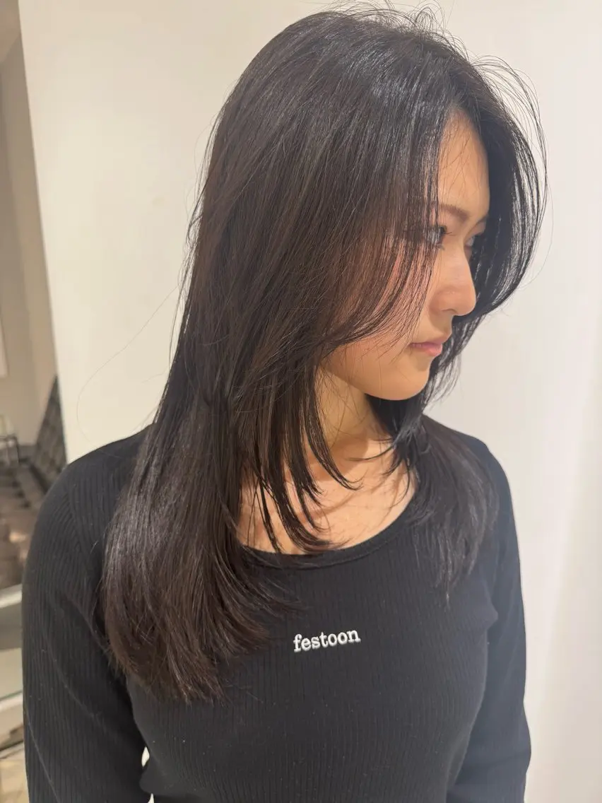 ロング 顔まわりレイヤー 顔周りカット レイヤーカット 佐々木 悠安のヘアスタイル