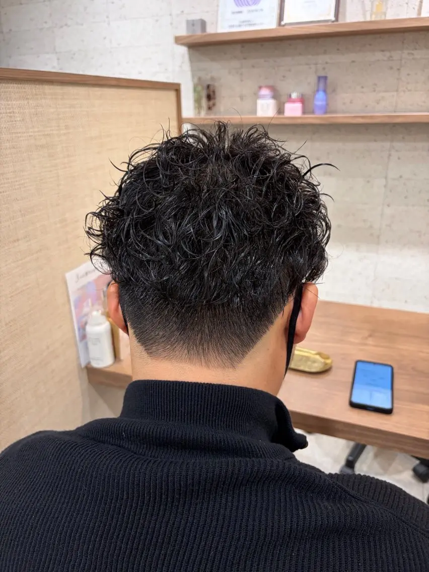 パーマ メンズ メンズパーマ スパイラルパーマ カット パーマ 澤田 華月のヘアスタイル