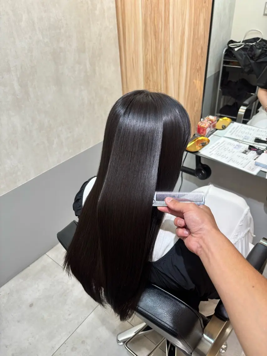 「大人気☝️］カット＋髪質改善ストレート＋イルミナカラーの写真