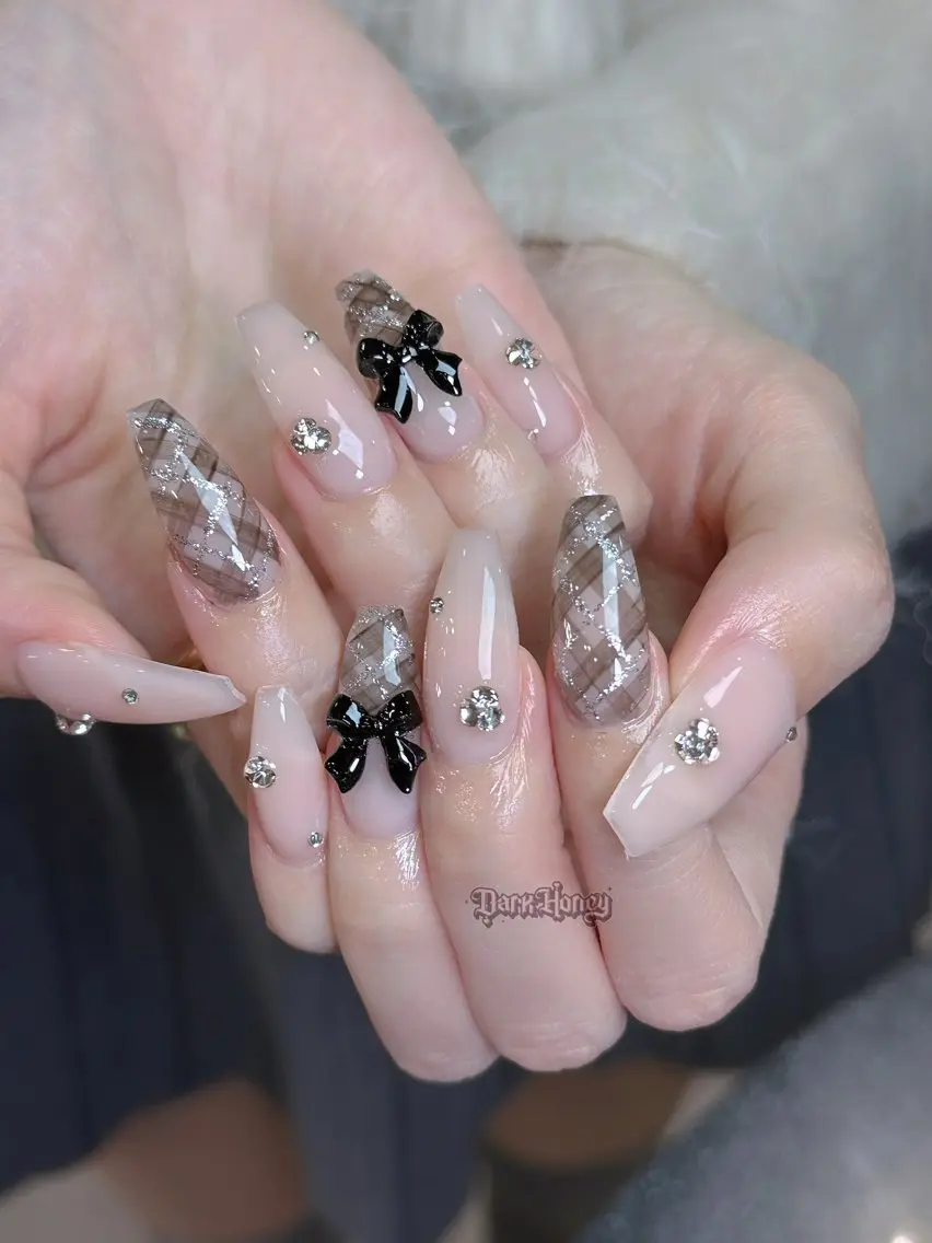 ネイル ハンドネイル Dark honey スカルプ専門原宿店のネイルデザイン