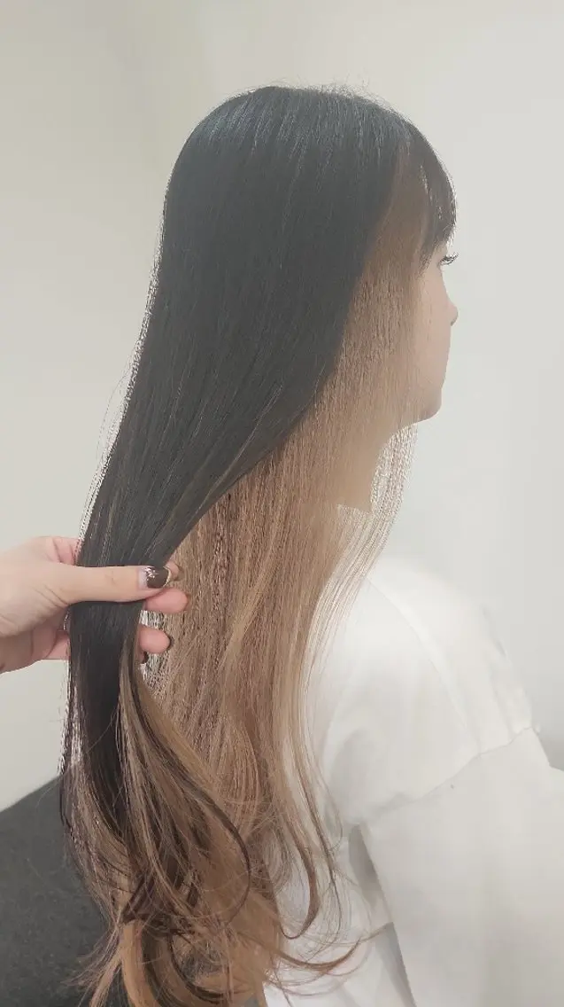ロング カラー ベージュカラー ブリーチ ミルクティーベージュ 髪質改善 安達まい/ インナーカラー◎のヘアスタイル