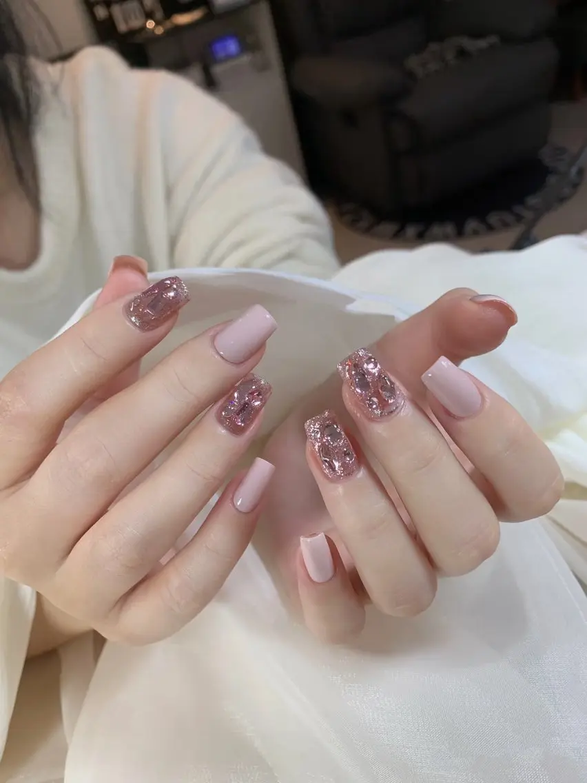 メンズ ネイル アートネイル フレンチネイル ジェルネイル キラキラネイル パラジェル ハンドネイル Bloom スカルプ専門店のネイルデザイン