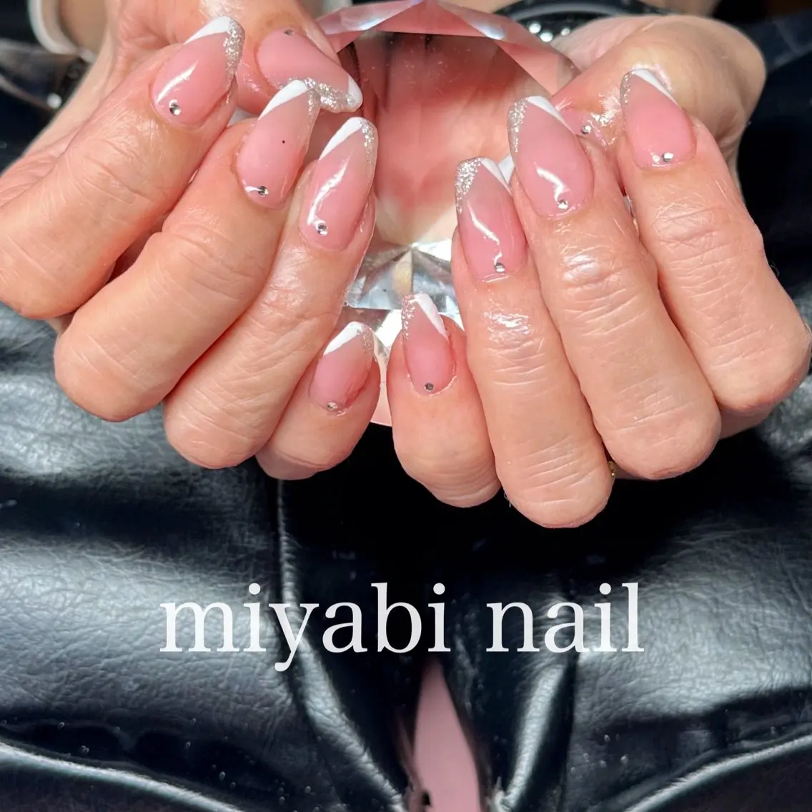 ネイル フレンチネイル ジェルネイル 持ち込み 冬ネイル ハンドネイル miyabi nail 桂川駅近くのネイルデザイン