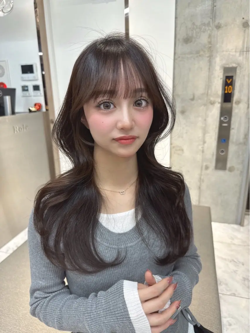 ロング カラー カット ヘアカラー トリートメント shion 透明感カラーのヘアスタイル
