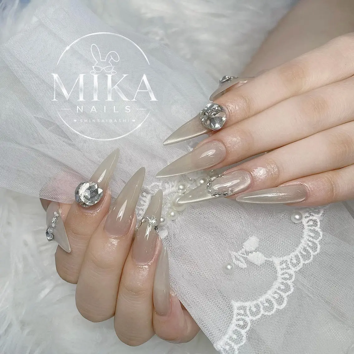 ネイル アートネイル チークネイル ドット フットネイル フレンチネイル ハンドネイル Luna Mikaのネイルデザイン
