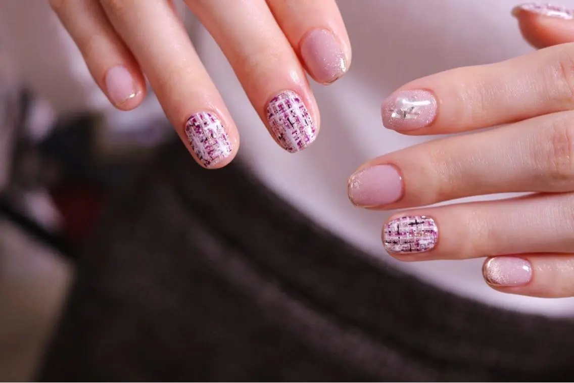 ネイル オーロラネイル カジュアル 長さ出し ジェルネイル 韓国ネイル ハンドネイル MH Nailのネイルデザイン