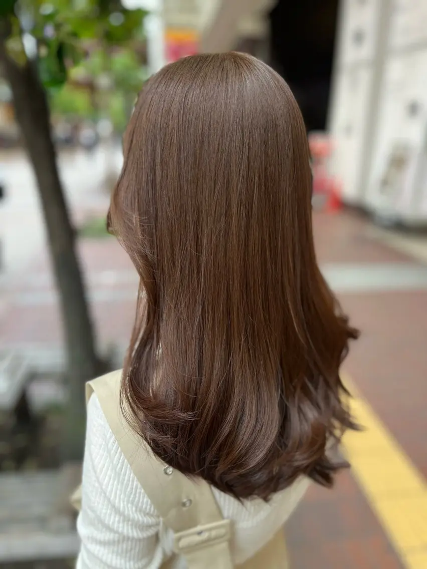 ロング 顔まわりレイヤー 顔周りカット レイヤーカット ロング 伊藤 アユミのヘアスタイル