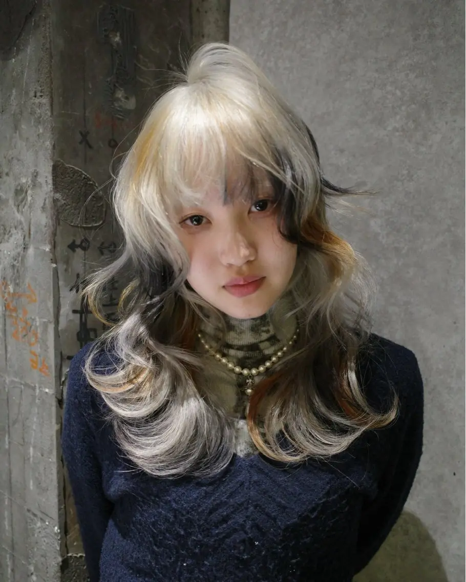 セミロング カラー ヘアカラー ナチュラル・ハイトー ン🏆HINOKIのヘアスタイル