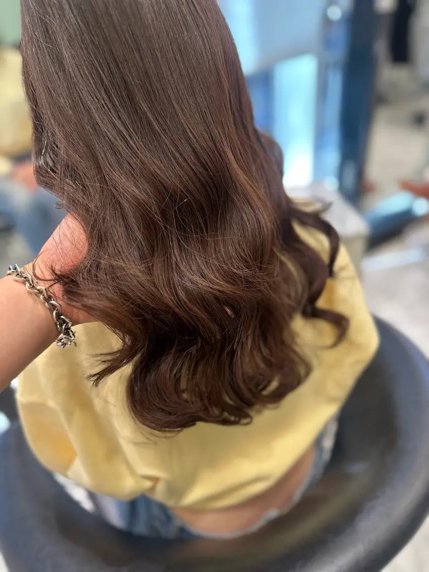 ロング カラー ベージュカラー ブリーチ 透明感カラー ブリーチなしカラー シアーベージュ カット ヘアカラー トリートメント 韓国カラーお任せ❤️ アサコサユリ🎀の眉毛・アイブロウイメージ