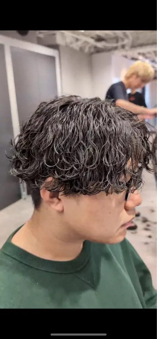 ショート パーマ メンズ メンズパーマ 波巻きパーマ メンズカットモデル 募集中✂️けいすけのヘアスタイル