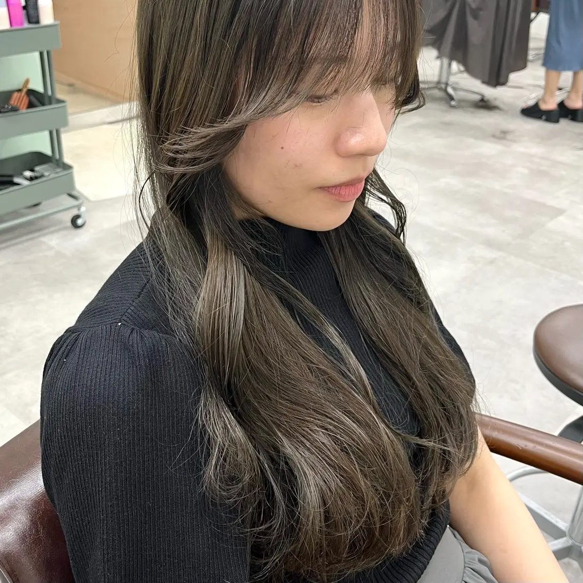 カラー グレージュ オリーブグレージュ オリーブグレー カット ヘアカラー トリートメント 天王寺韓国ヘア 小山歓実のヘアスタイル