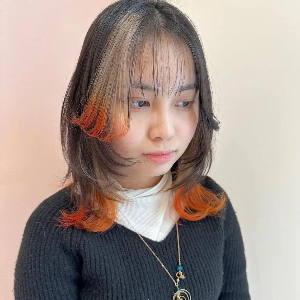 ミディアム カラー デザインカラー グラデーションカラー ハイトーンカラー レイヤーカット レイヤー/ウルフ/ ハイトーンchimiのヘアスタイル
