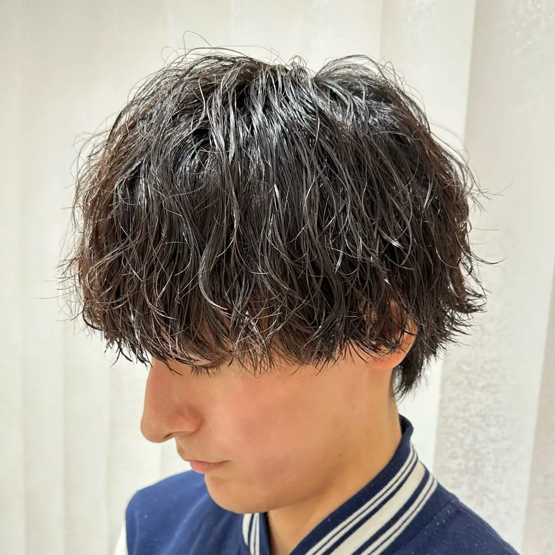 パーマ メンズ 波巻きパーマ カット パーマ トリートメント ヘアセット 曲がる縮毛矯正/メン ズカット髪質改善のヘアスタイル