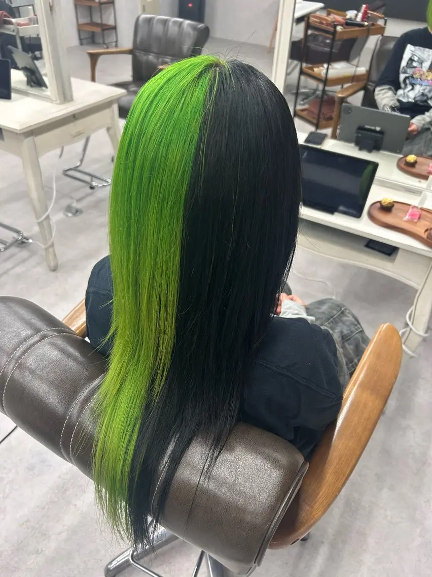 ロング ツートーンカラー ヘアカラー 🎀ブリーチカラー 🎀なつのヘアスタイル