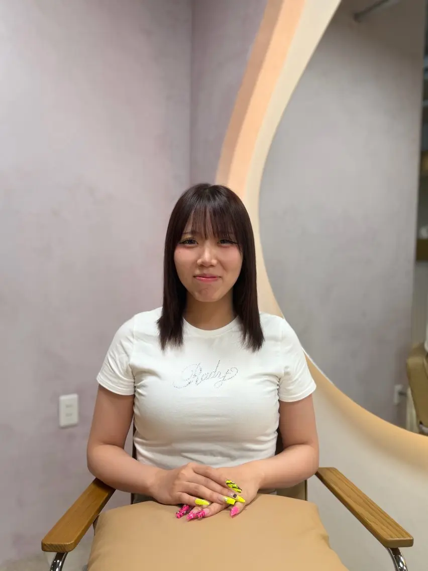 ミディアム 栁原 舞琴のヘアスタイル