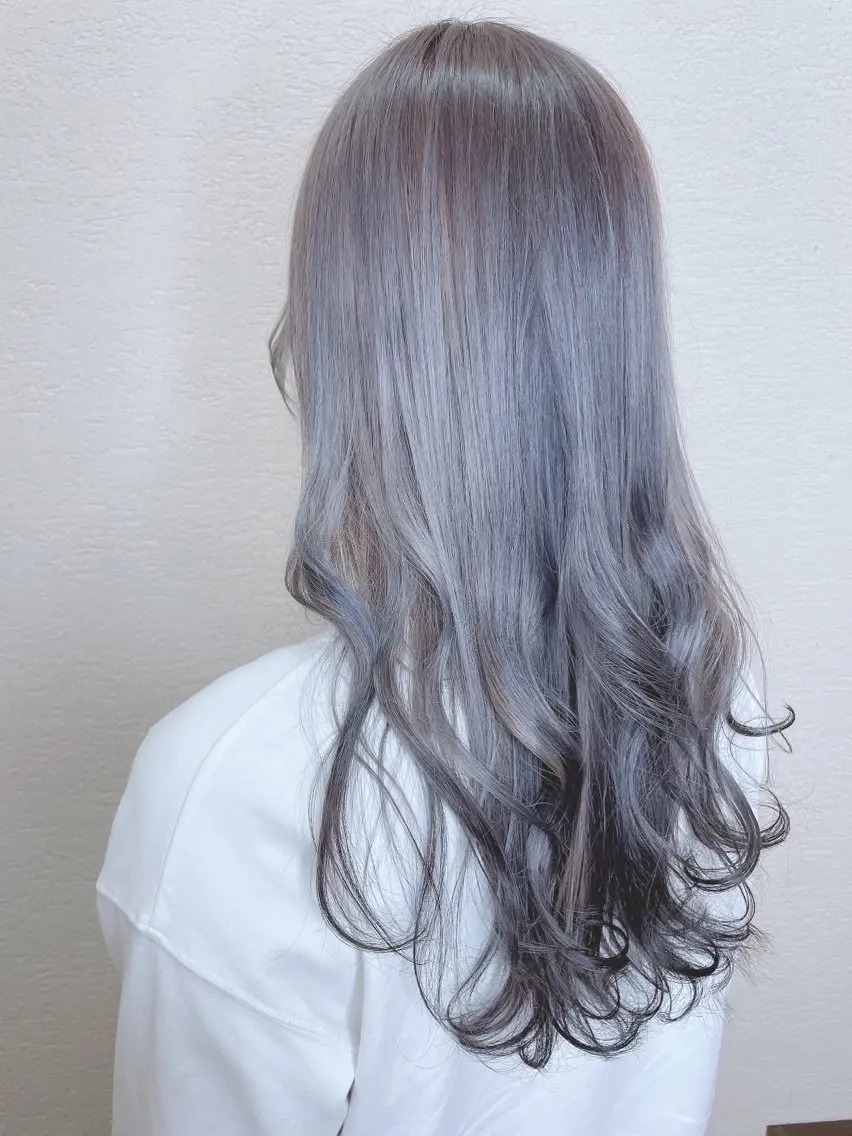 ロング カラー 黒髪 シルバー ホワイトシルバー カット ヘアカラー トリートメント ❣️モードケイズ塚口 和田一将のヘアスタイル
