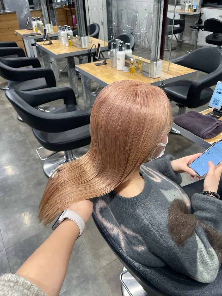 セミロング カラー ヘアカラー ハイトーン 横浜💞ミオのヘアスタイル