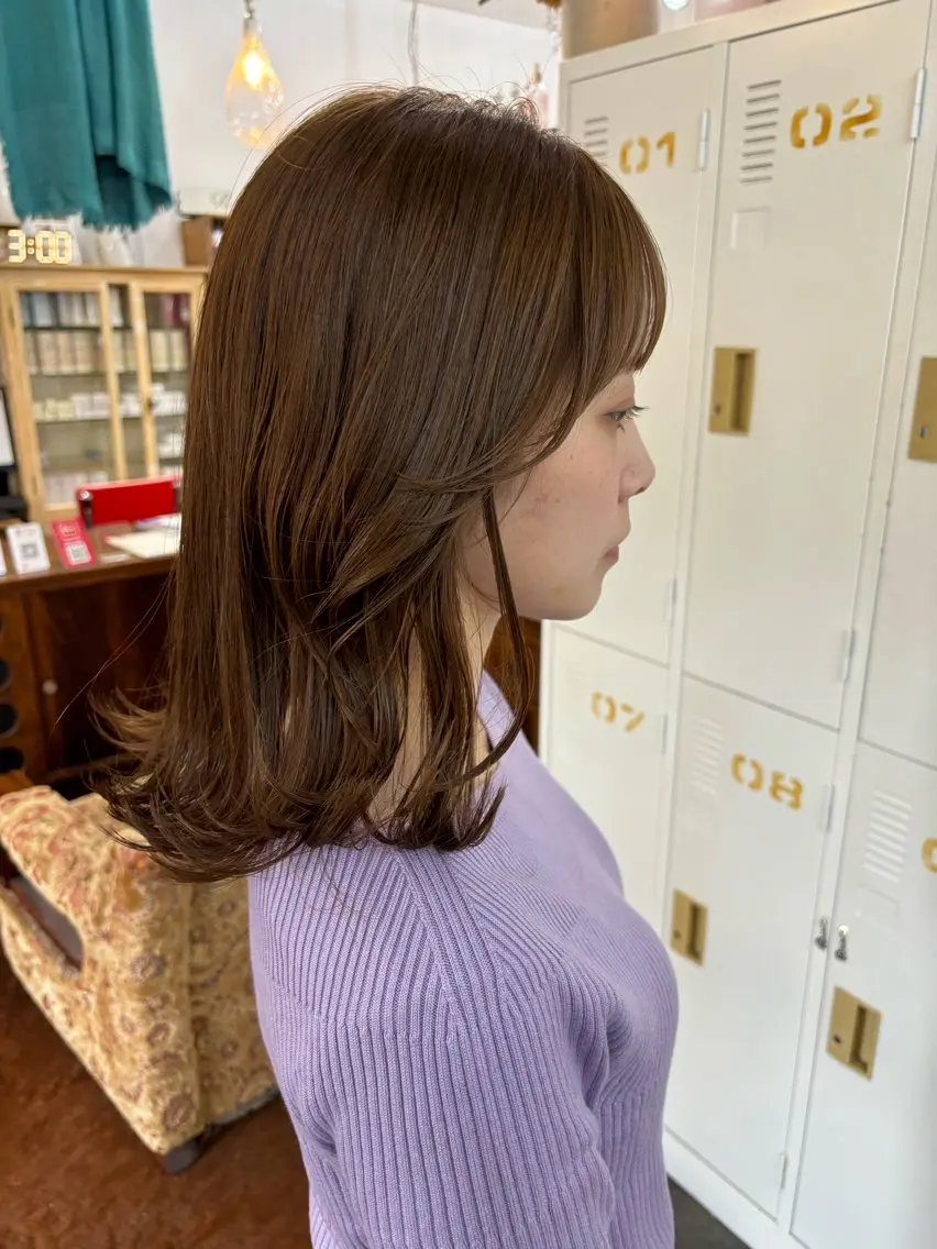 ミディアム カラー ベージュカラー LOMARLIE JURIAのヘアスタイル