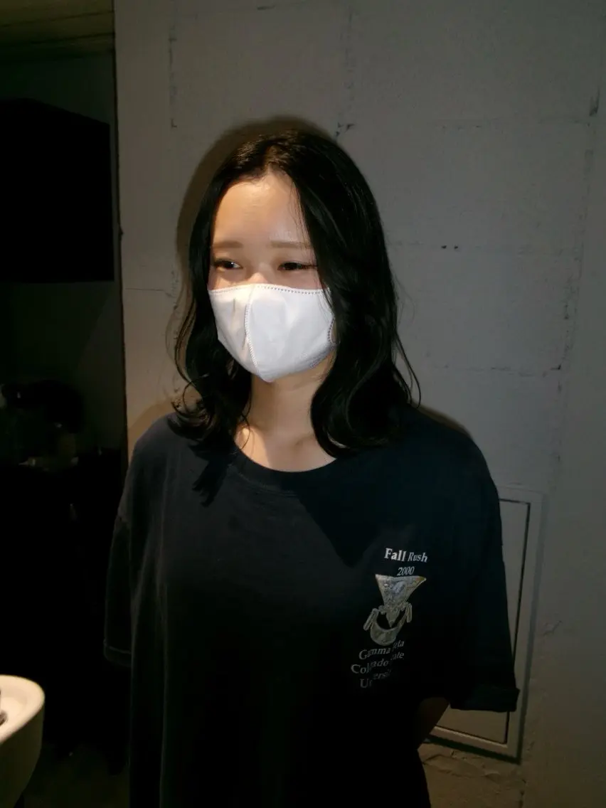 ミディアム カラー ヘアカラー トリートメント アダチ ヒナタのヘアスタイル