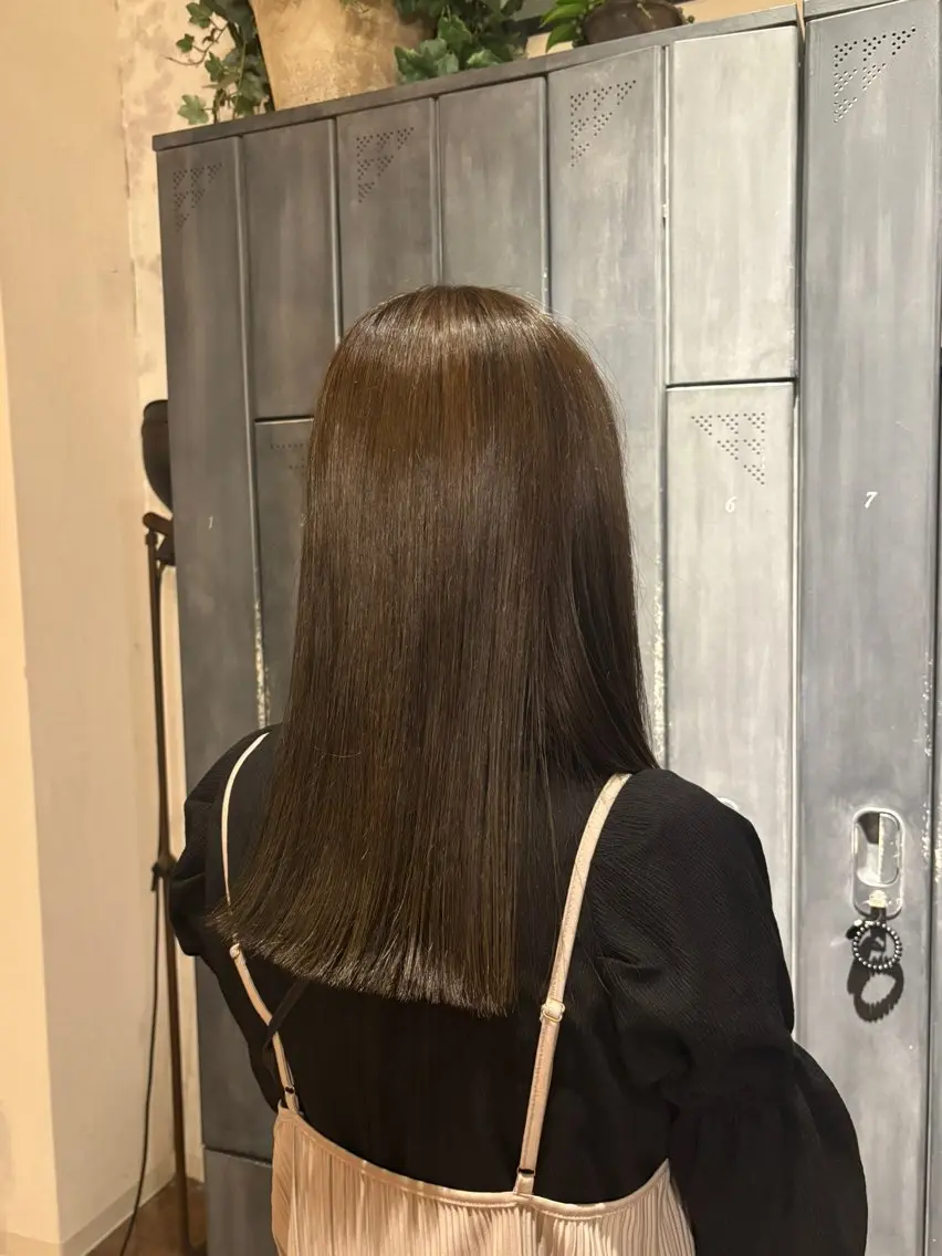 ロング カラー オリーブカラー ARCHE 南堀江 モデルレッスンのヘアスタイル