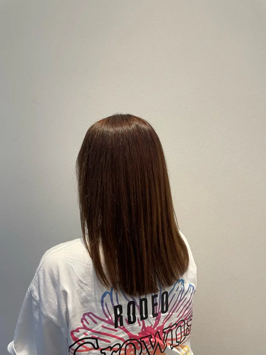 セミロング カラー ブラウンカラー 磯引 美菜のヘアスタイル