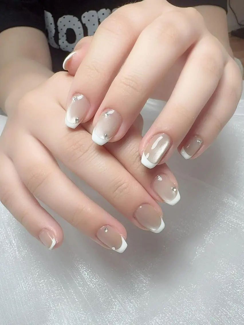ネイル フレンチネイル グラデーション 韓国ネイル マグネットネイル ミラーネイル ハンドネイル ハンドケア Hara Nail 【持ち込みOK】のネイルデザイン
