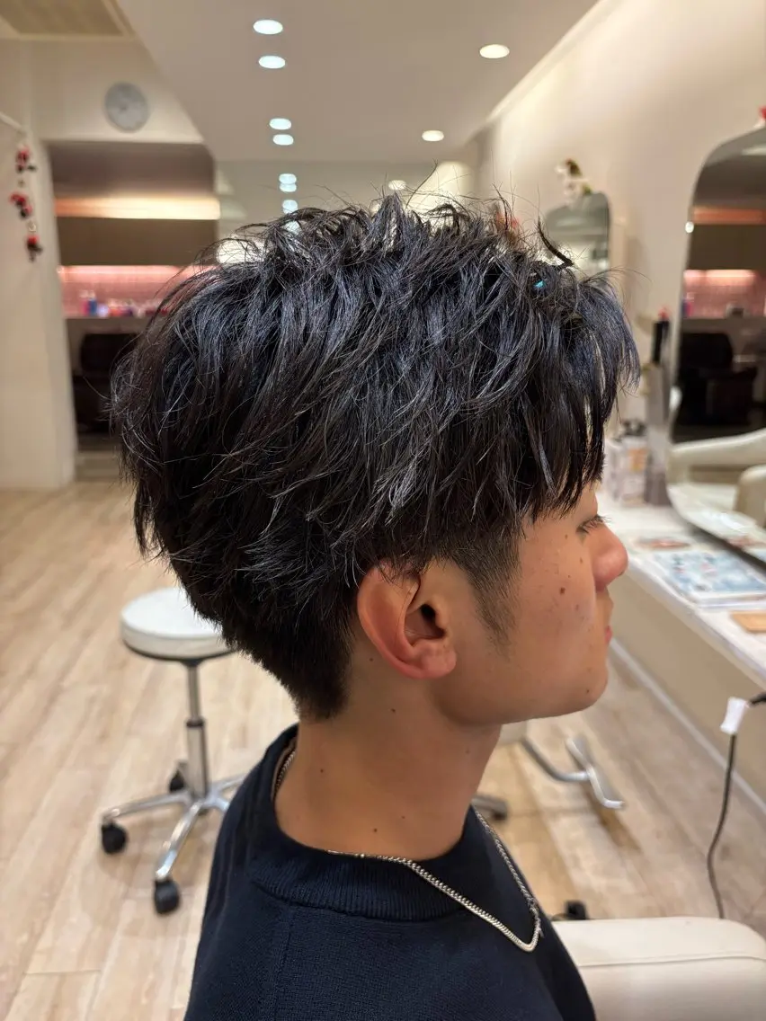 ショート 大真 ／カットパーマのヘアスタイル