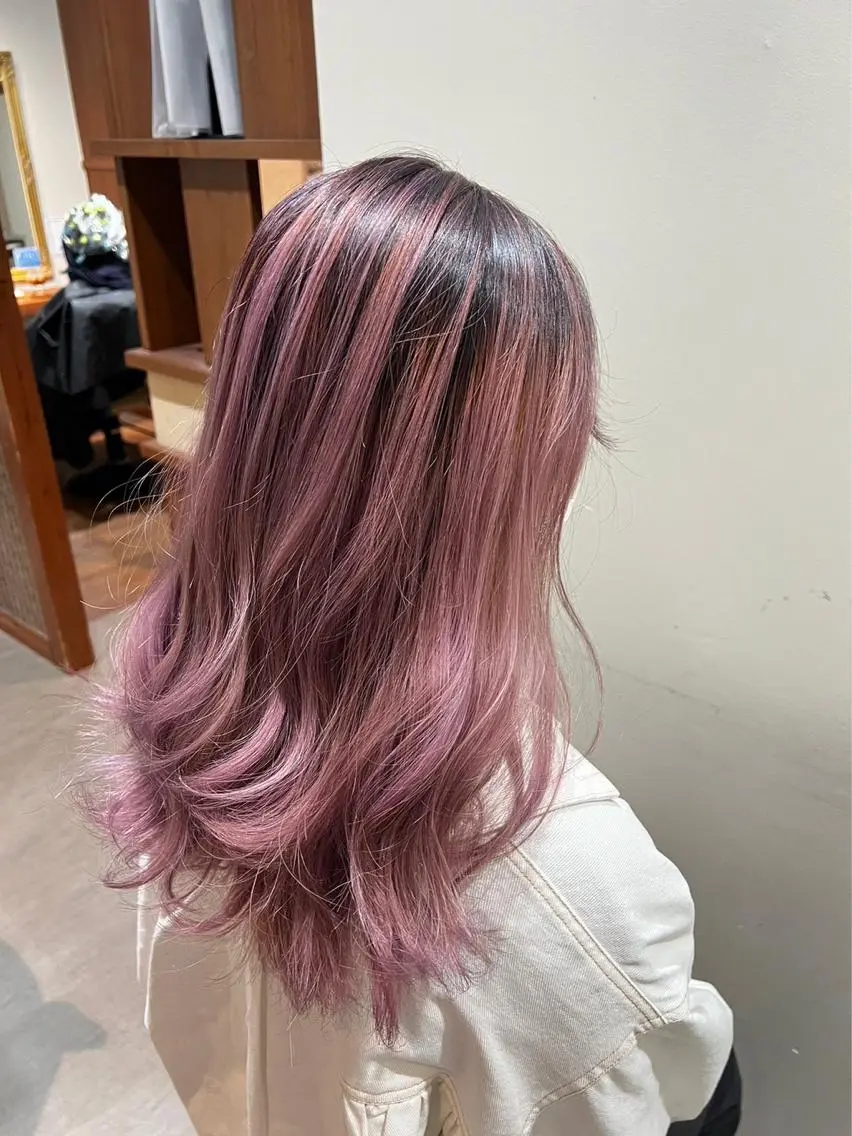 【SNSでも話題のデザイン❣️】バレイヤージュカラー+トリートメント✨の写真