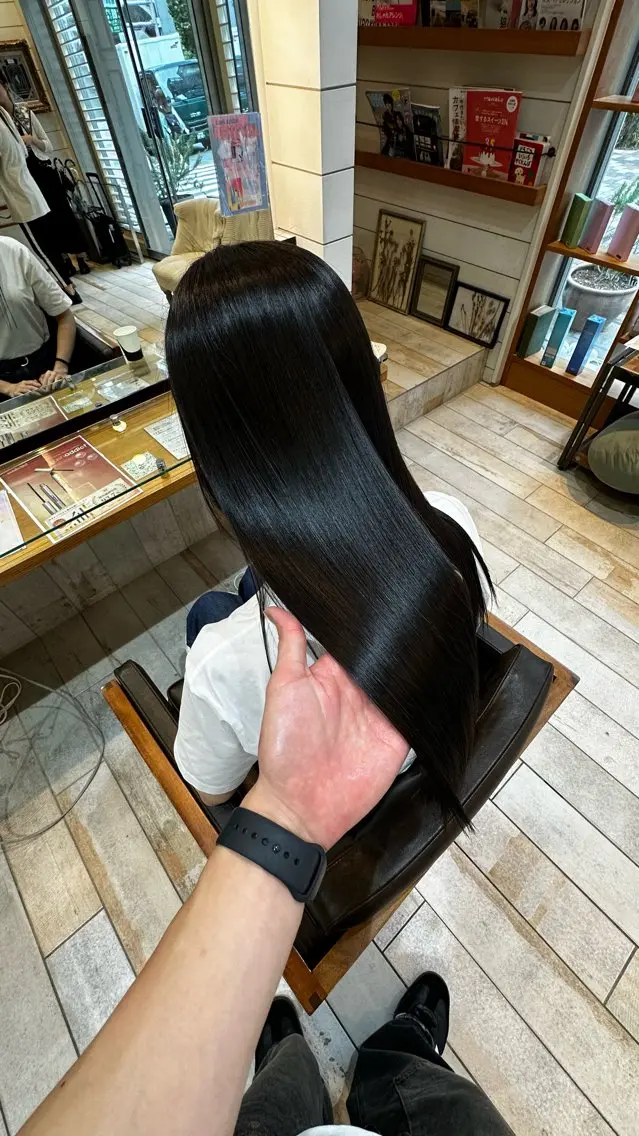 ロング くせ毛 縮毛矯正 縮毛矯正 fifth原宿 宮部蓮のヘアスタイル