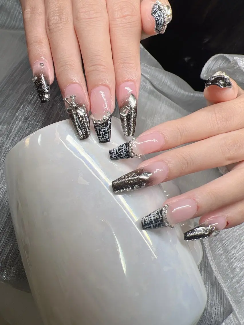 ネイル オーロラネイル チークネイル 長さ出し フットネイル フレンチネイル ハンドネイル Lee Nailsのネイルデザイン