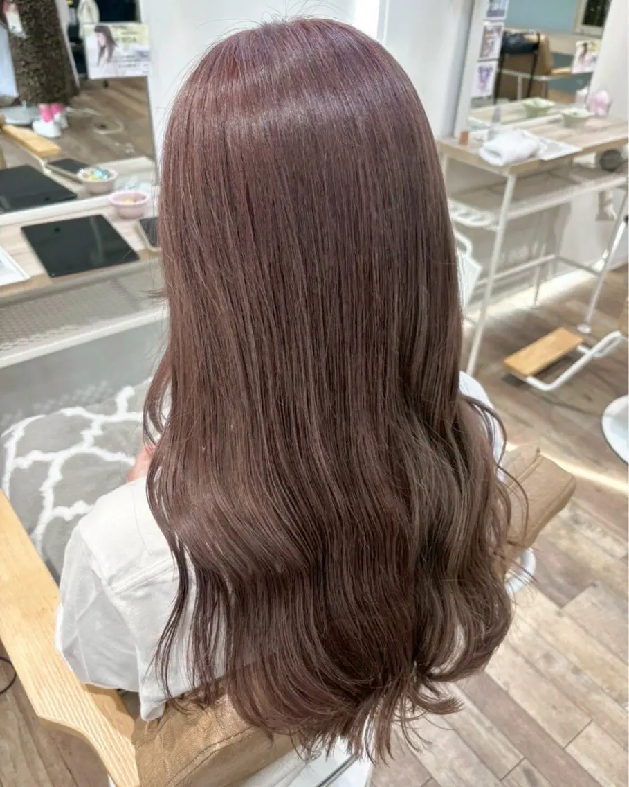 ロング カラー ベージュカラー ブリーチ ピンクカラー ピンクベージュ カット ヘアカラー トリートメント ブラウンカラー 🫧tomoka🫧のヘアスタイル