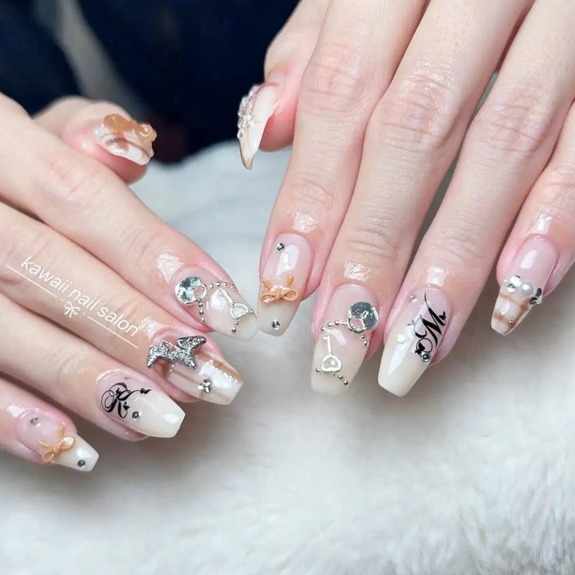 ネイル アニマル柄 長さ出し フレンチネイル グラデーション キラキラネイル Kawaii Nail Salonのネイルデザイン