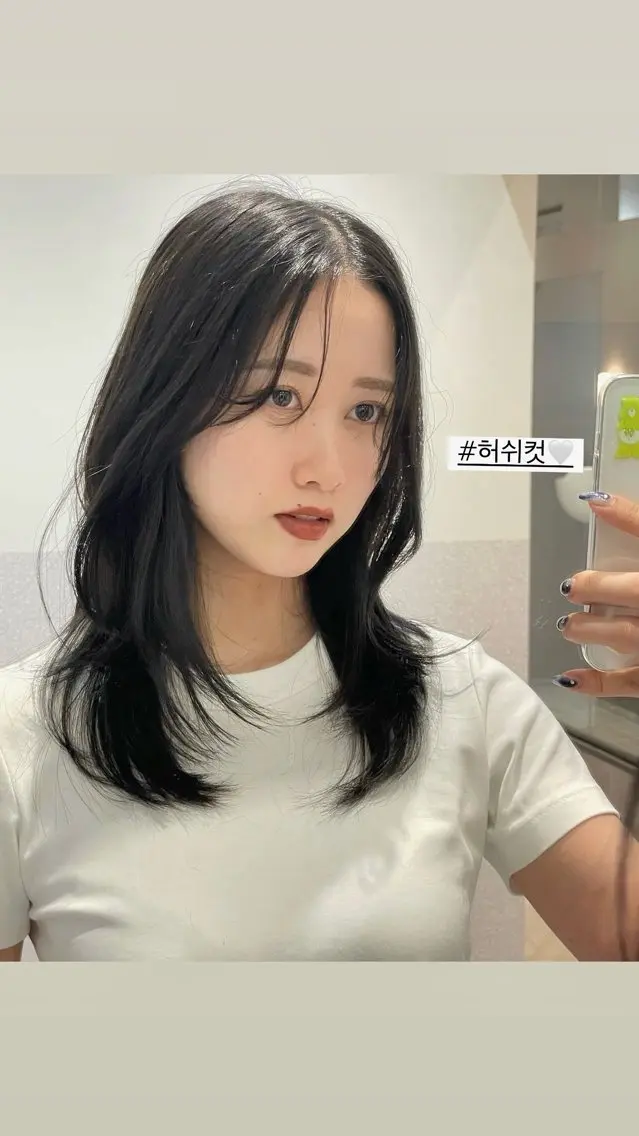 ミディアム ハッシュカット 韓国風ヘア レイヤーカット カット ヘアカラー トリートメント ❤︎︎韓国ヘア❤︎︎ 𝑺𝒉𝒊𝒉𝒐のヘアスタイル