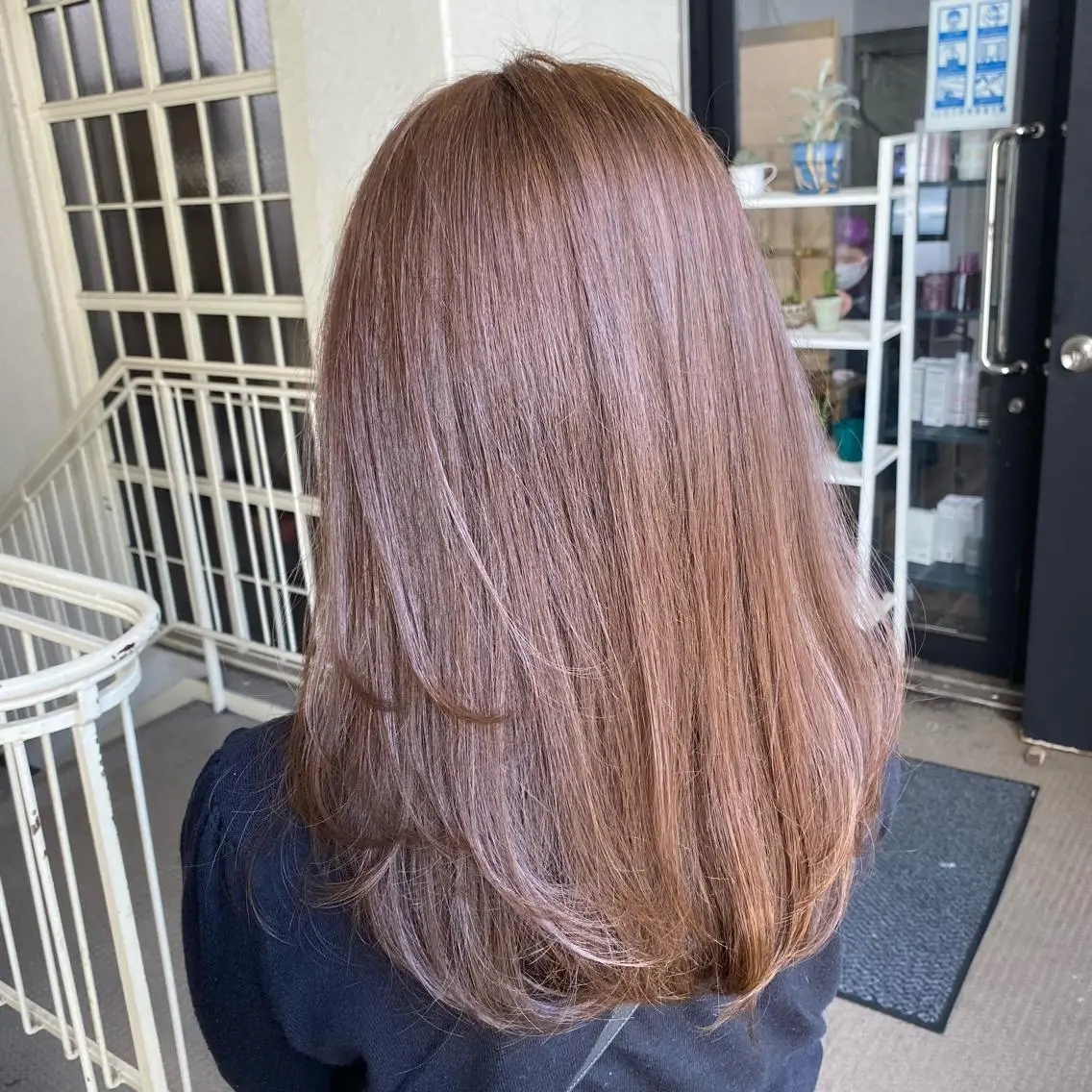 ミディアム カラー ヘアアレンジ アッシュ アッシュグレー アッシュグレージュ バレイヤージュ ミストバング 🌟🍒ハイトーン 韓国ヘア/ユウミのヘアスタイル
