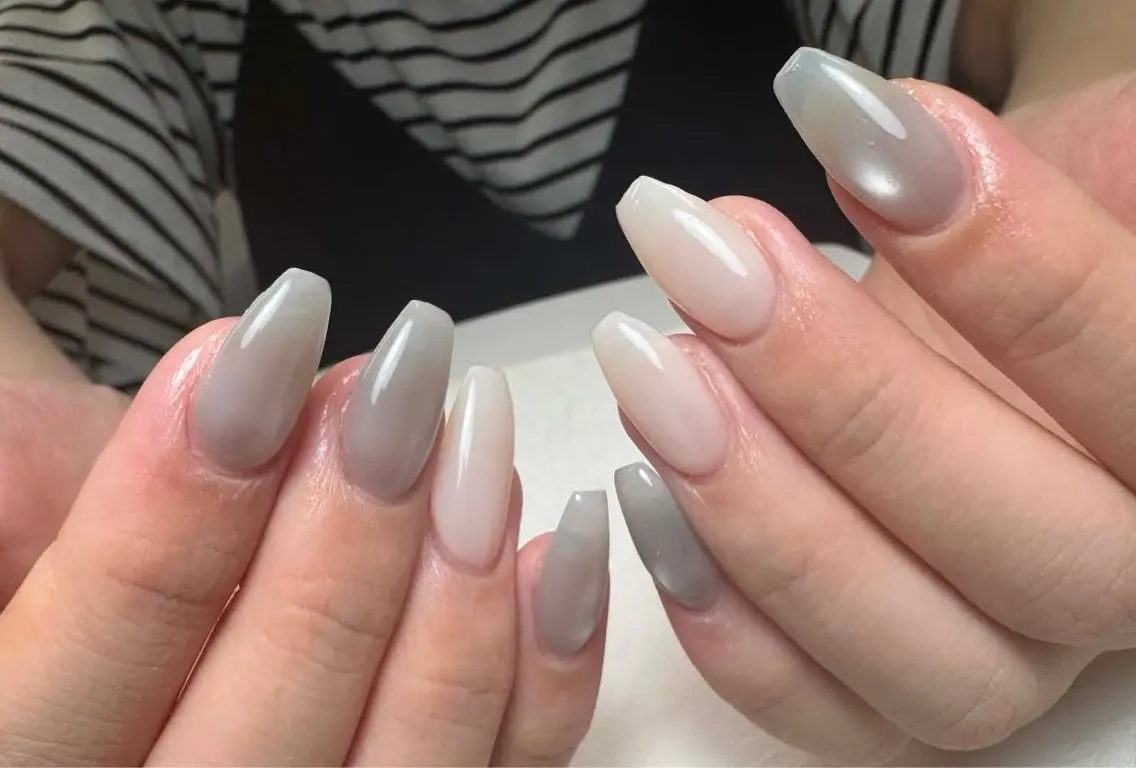 ネイル チークネイル フレンチネイル ジェルネイル ラメ(グリッター) ラメグラデーション MEO NAIL 中野 研修ネイリストのネイルデザイン