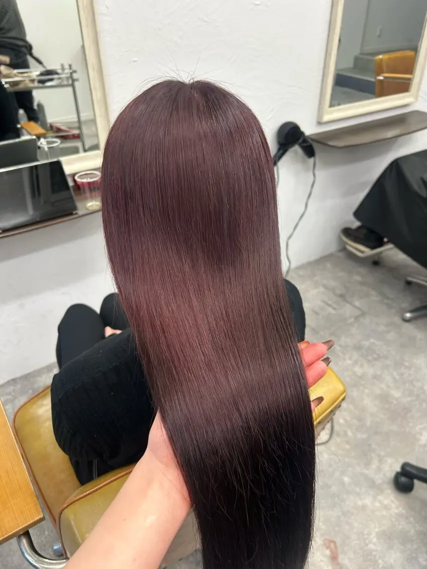 ロング カラー ブリーチ ボルドーカラー ヘアカラー 金澤 希空のヘアスタイル