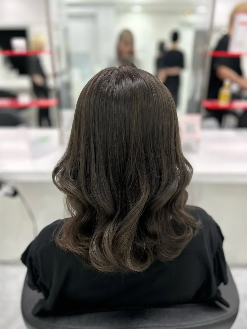 カラー 🤍ハイトーン寒色 🤍MADOKAのヘアスタイル