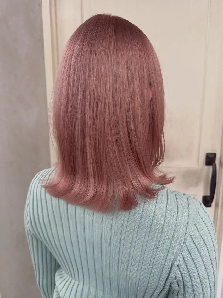 ミディアム カラー ブリーチ ケアブリーチ ダブルカラー ピンクカラー 顔まわりレイヤー カット ヘアカラー RorriM natsuのヘアスタイル