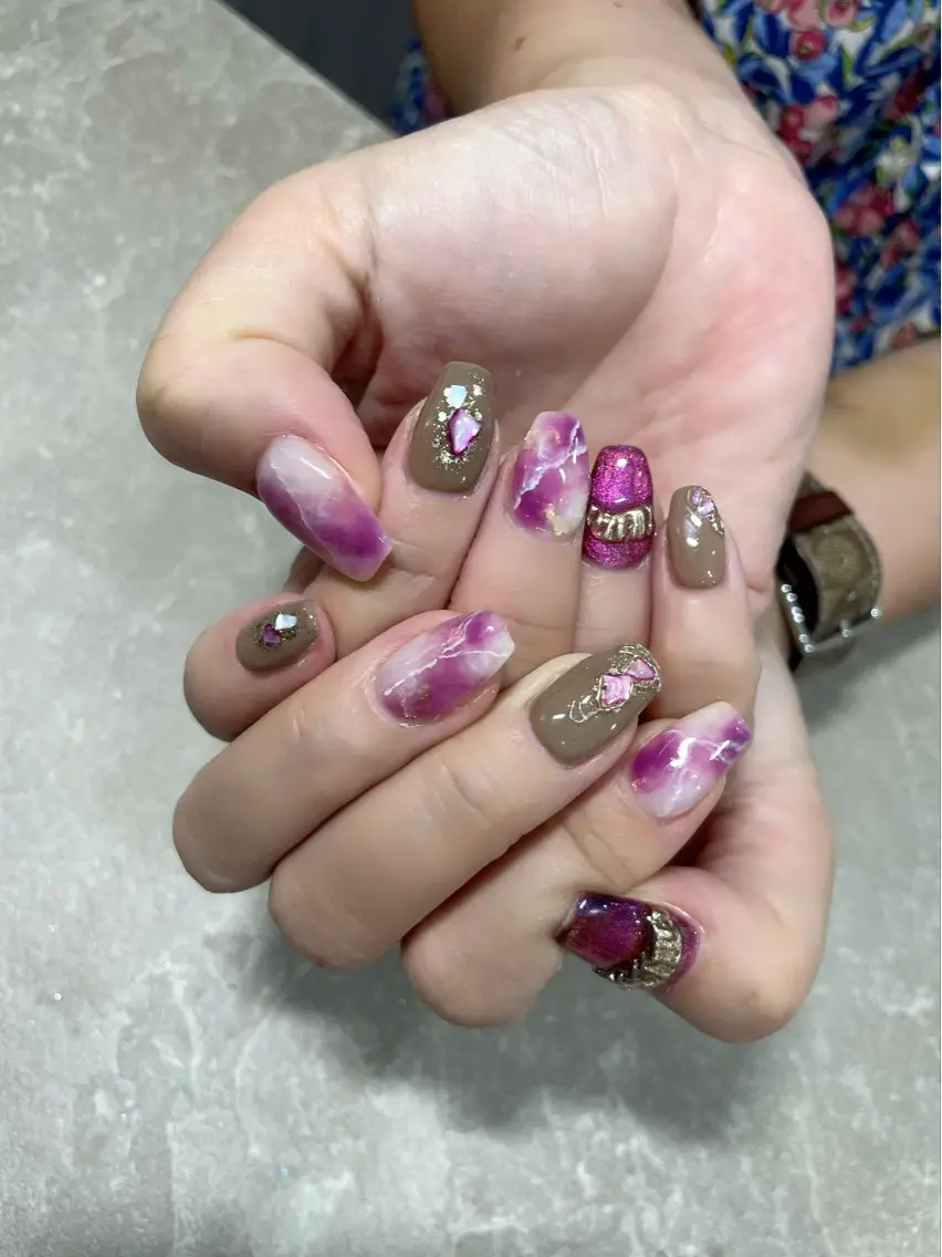 ネイル LAVISH 大和店 emi･:*+のネイルデザイン