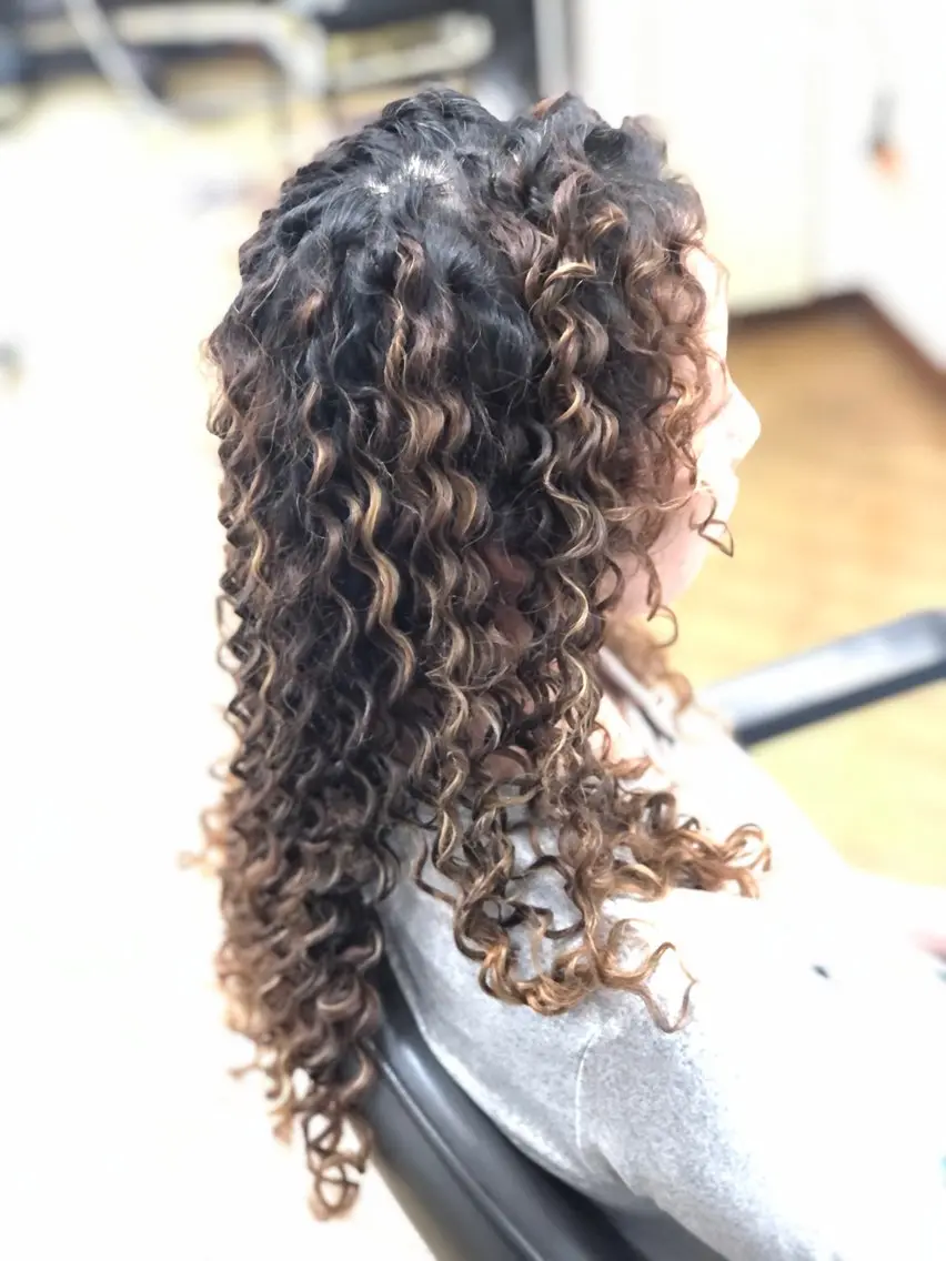 ロング ロング カラー損傷毛縮毛矯正 ツイストスパ佐藤昭利のヘアスタイル