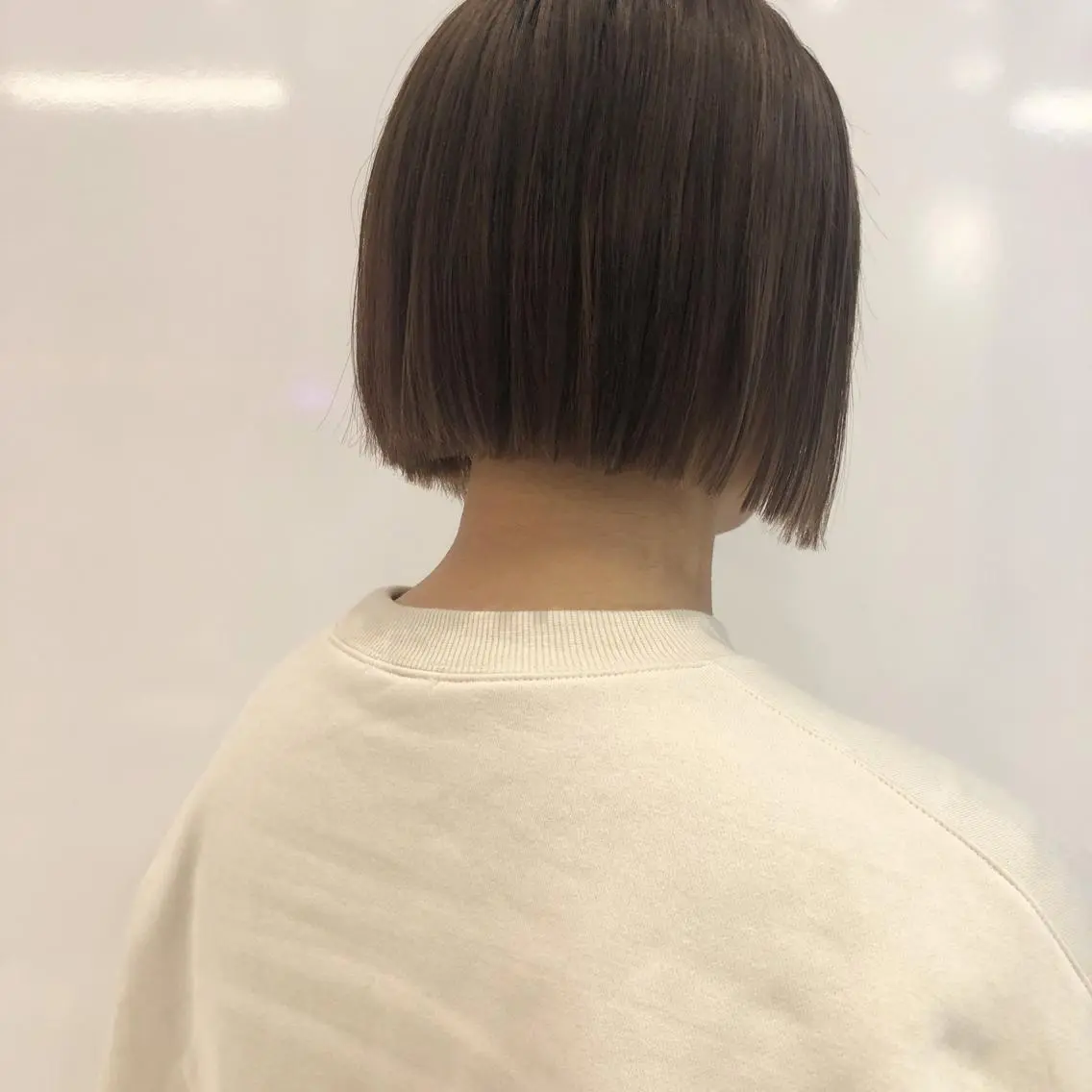 ショート カラー ベージュカラー ボブ 相川 愛実のヘアスタイル