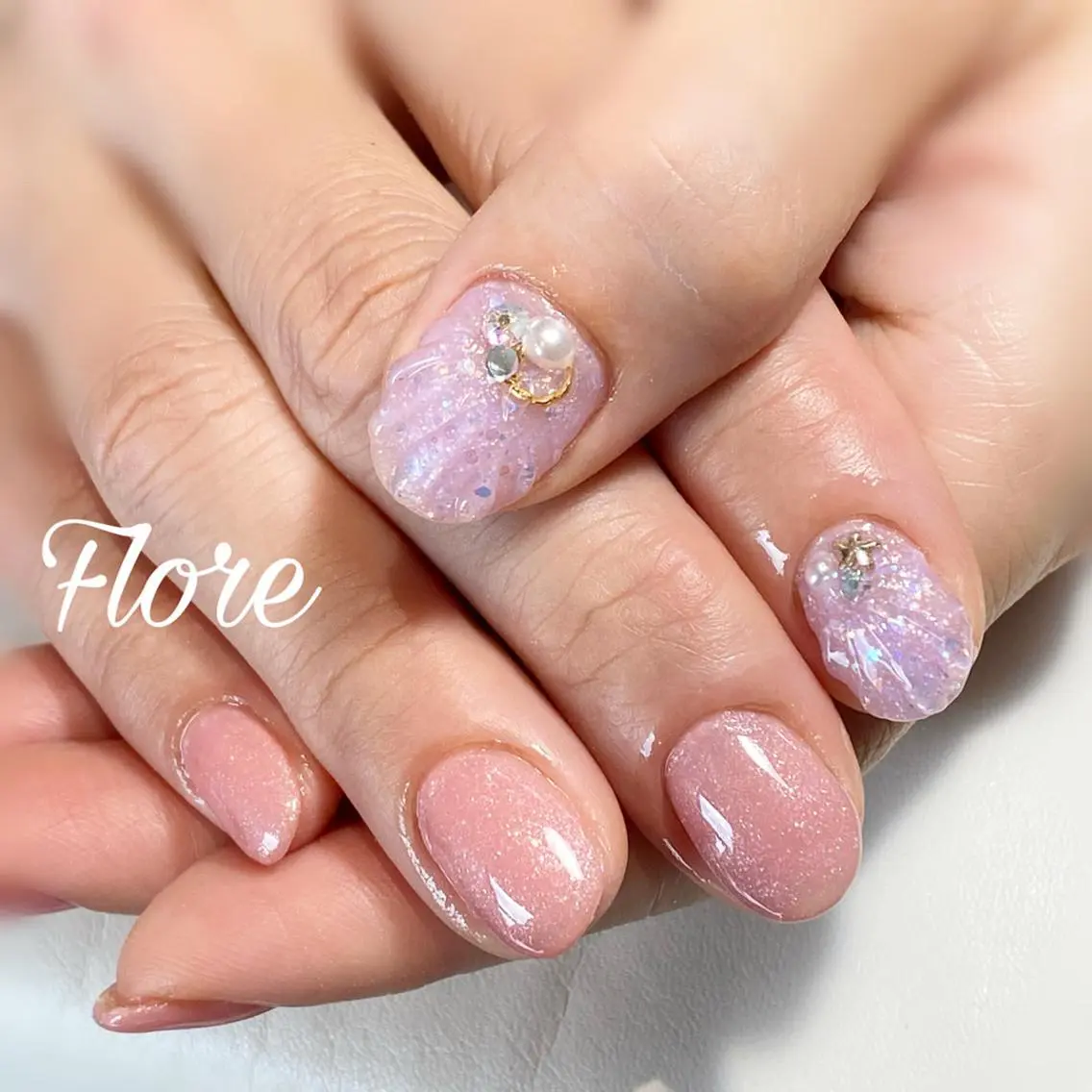 ネイル アートネイル クリアネイル キラキラネイル ぷっくりネイル Flore (フロール)の眉毛・アイブロウイメージ